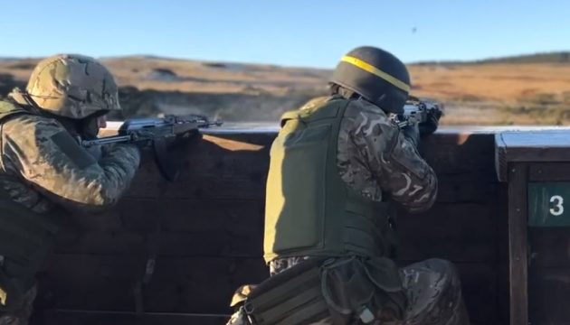 UK Ministry of Defence shows how Ukrainian military take part in live fire tactical training