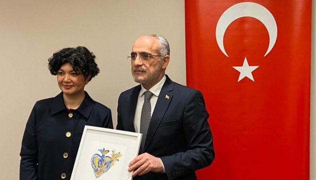 Ташева передала раднику президента Туреччини список літніх політв'язнів - кримських татар