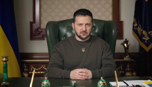 Zelensky holds meeting of Supreme Commander-in-Chief Staff to discuss situation on front lines