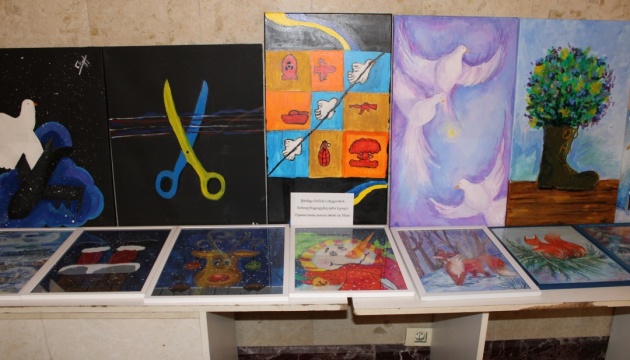 У Тбілісі відкрили художню виставку українських і грузинських дітей про мирне майбутнє