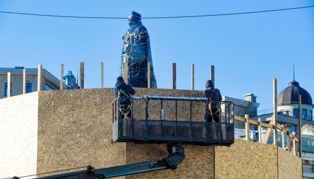 В Одесі розпочали демонтаж пам’ятника Катерині ІІ
