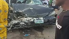 У Нігерії під час карнавалу автомобіль в’їхав у натовп - семеро загиблих, 29 травмованих