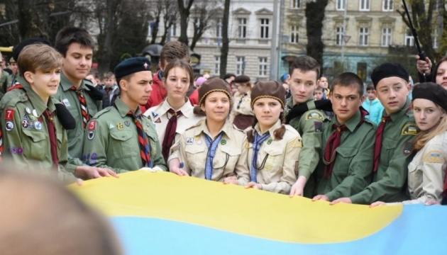 La propaganda rusa crea historias falsas sobre niños en las filas de las Fuerzas Armadas de Ucrania