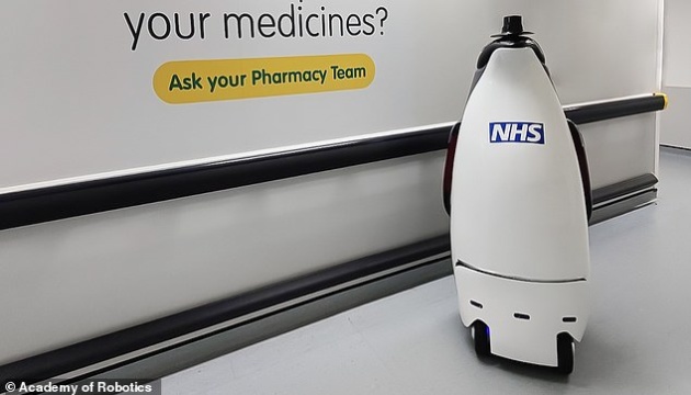 У британській лікарні робот-пінгвін доставлятиме ліки пацієнтам