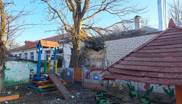 Ворог накрив масованим вогнем Чорнобаївку — пошкоджені спортзал, дитсадок і амбулаторія