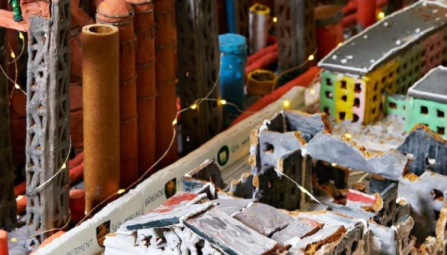 Жителька США відтворила з пряників зруйновані будівлі Маріуполя