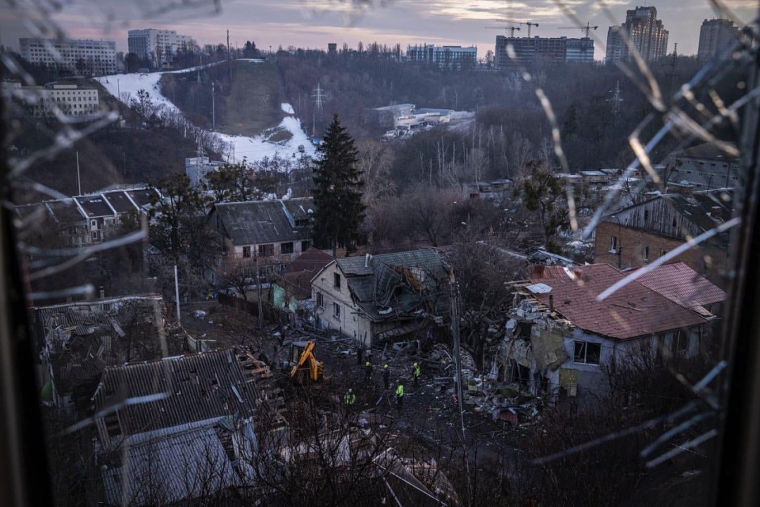 Más de 2,4 millones de ucranianos viven en casas dañadas por la guerra