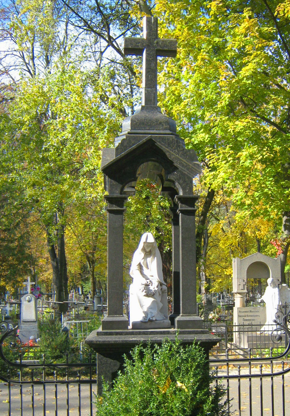Могила Володимира Орловського на Лук'янівському цвинтарі