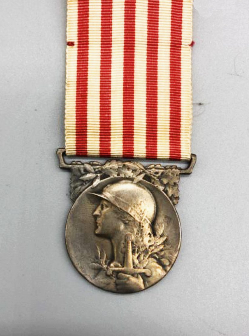 Бронзова медаль “Militaria” із профілем юної Міневри, 1914-1915 рр.