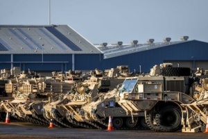 Усиление восточного фланга НАТО: В Нидерланды прибыла большая партия танков из США
