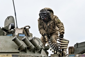 Feind versucht in kleinen Gruppen, Stellungen der Streitkräfte im Stadtgebiet von Kurachowe einzunehmen – Militär