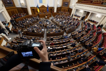 ウクライナ議会、フェドロウ副首相ら３閣僚を解任