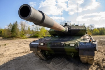 Ministre de la Défense : Les troupes ukrainiennes s'entraîneront sur des chars allemands en Pologne