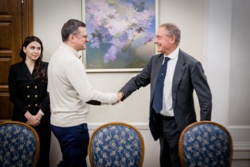 Kuleba se reúne con el ministro de Empresa italiano