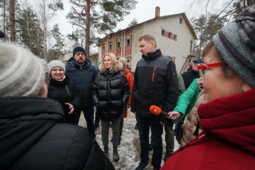 El presidente de la Saeima de Letonia visita la región de Cherníguiv liberada de los invasores rusos
