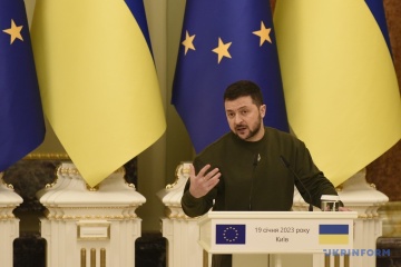 Zelensky pide al mundo proporcionar a Ucrania más armas para liberar los territorios ocupados