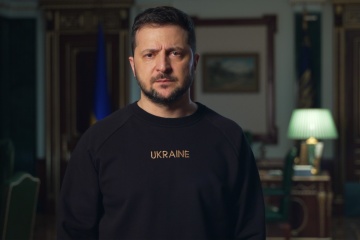 Zełenski podziękował wszystkim, którzy trzymają ukraińską flagę na placach Gruzji

