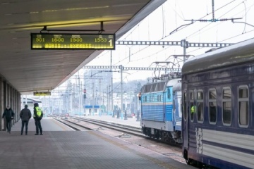 Boris Johnson zwiedził dworzec kolejowy w Kijowie

