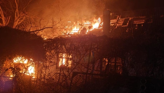 На Херсонщині у новорічну ніч рятувальники ліквідували 8 пожеж, які виникли через обстріли рф