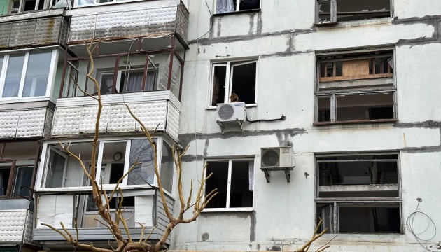 Frappe russe sur Zaporijjia : des immeubles d'habitation, un jardin d'enfants et des infrastructures endommagés 