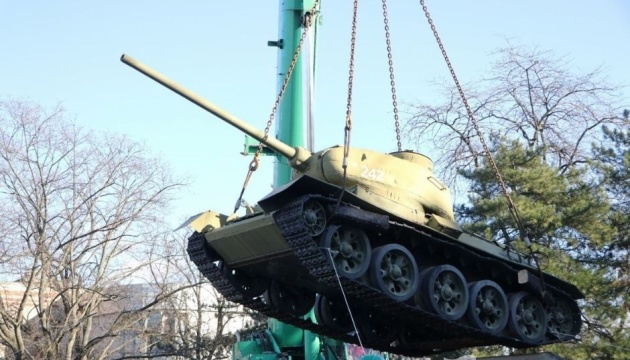 У Дніпрі демонтували пам'ятник радянському генералу Пушкіну