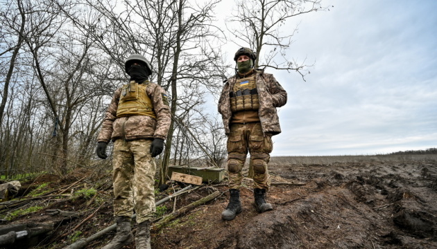 Більшість українців довіряють ветеранам і військовослужбовцям