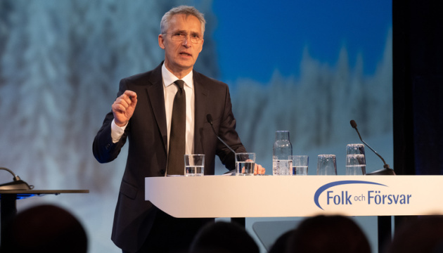 Stoltenberg on weapons for Ukraine: NATO should help defeat Russia on battlefield