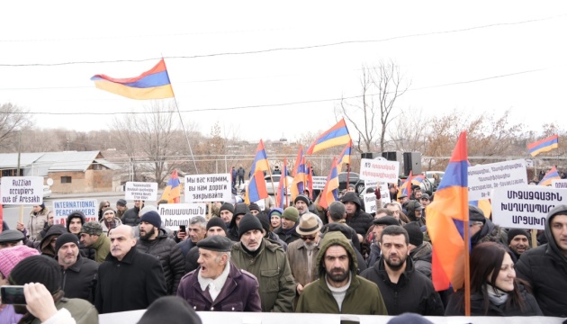 У Вірменії пікетують військову базу рф, кількадесят активістів затримані
