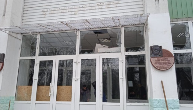 Russian troops hit Kherson region 42 times in past day. Civilian casualties reported