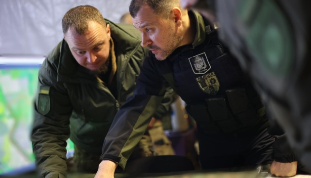 Клименко у Бахмуті зустрівся з командирами спецформувань поліції