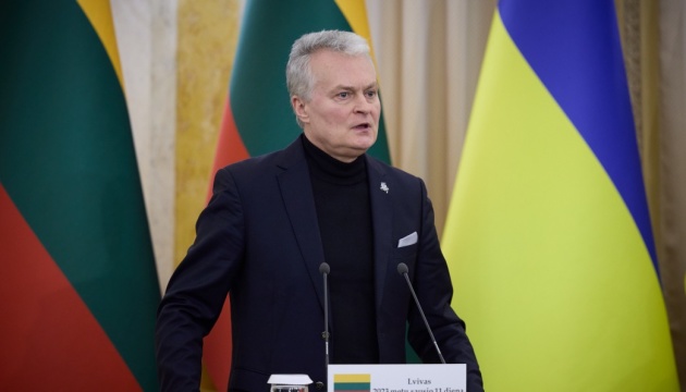 Nausėda: Ucrania debería recibir garantías de seguridad y un algoritmo de acciones con respecto a la adhesión en la cumbre de la OTAN