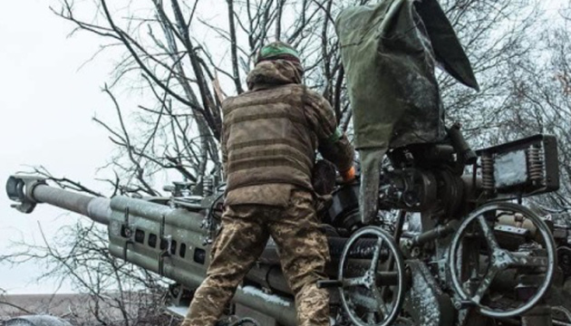 Sytuacja na froncie - Ukraińscy obrońcy odparli w ciągu dnia ponad 100 ataków wroga na pięciu kierunkach

