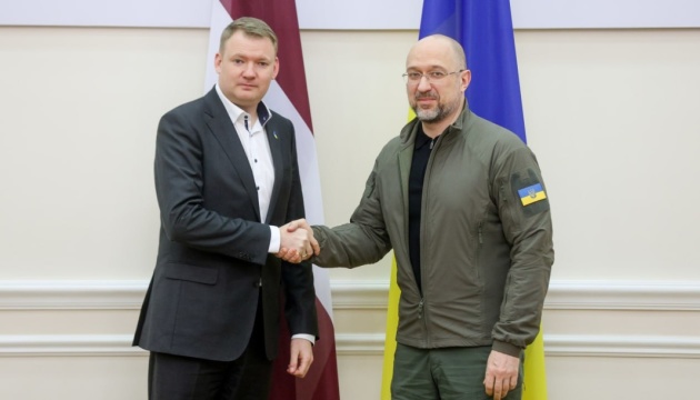 Шмигаль і спікер парламенту Латвії обговорили фінансову та гуманітарну допомогу Україні