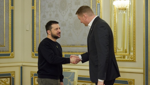 Selenskyj empfängt Präsidenten des lettischen Parlaments