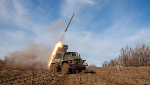 Streitkräfte der Ukraine wehren Angriffe des Feindes nahe 17 Ortschaften ab - Generalstab