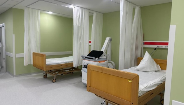 У клініці для протезування дітей і дорослих на Львівщині розгорнули понад 800 ліжок
