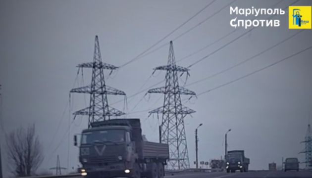 У Маріуполі фіксують рух вантажівок із «зубами дракона» в напрямку Бердянська 