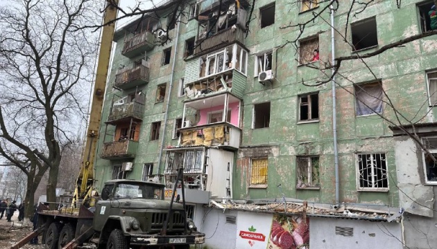 Унаслідок ракетного удару по Запоріжжю пошкоджені 15 будинків