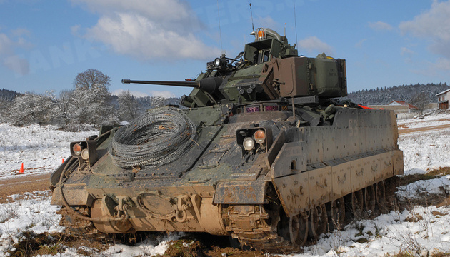 Україна отримає модернізований варіант БМП «Bradley», які називають «вбивцями танків»