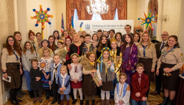 Українські діти заколядували у Посольстві у Великій Британії