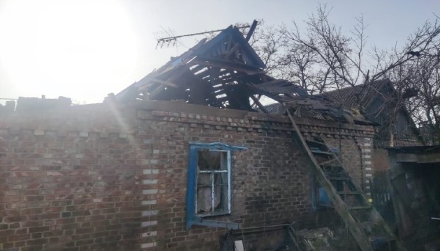 Russen verwundeten gestern zwei Zivilisten in Region Donezk