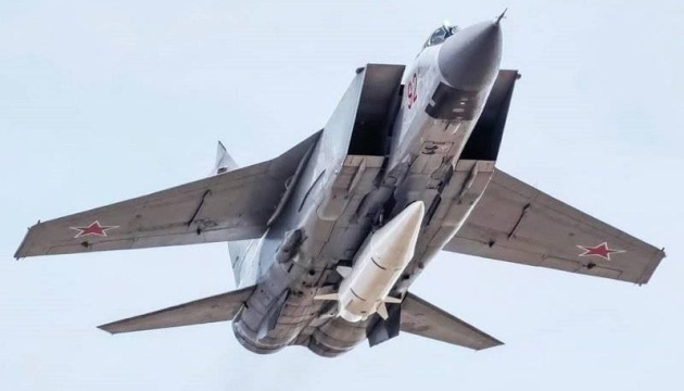 Britské spravodajské služby vysvetlili, prečo má Putin lietadlá s „dýkami“ nad Čiernym morom