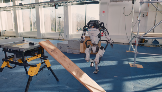 Boston Dynamics показала нові можливості робота Atlas