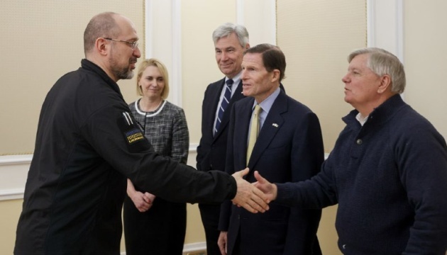 Waffen, Energie und Wiederaufbau der Ukraine: Schmyhal trifft sich mit amerikanischen Senatoren