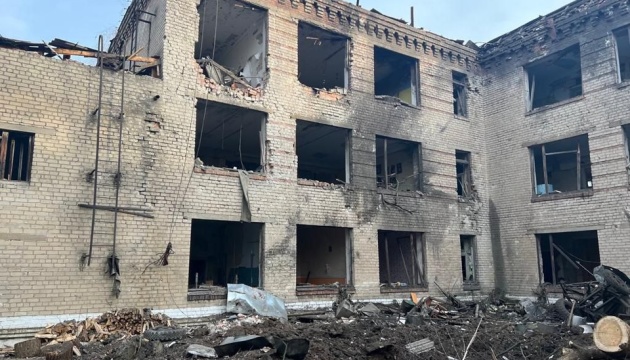 Raketenangriff auf Kostjantyniwka beschädigt einen Kindergarten und ein College