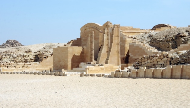 В Єгипті знайшли стародавній 16-метровий сувій папірусу