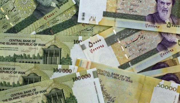 Іранська валюта впала до рекордного мінімуму на тлі ізоляції та санкцій – ЗМІ 