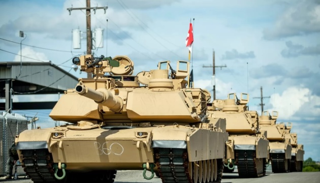 У Байдена розглядають можливість закупити 30 танків Abrams для України - АР