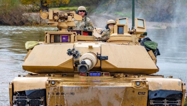 Перші навчальні танки Abrams для українських військових надійдуть за кілька тижнів