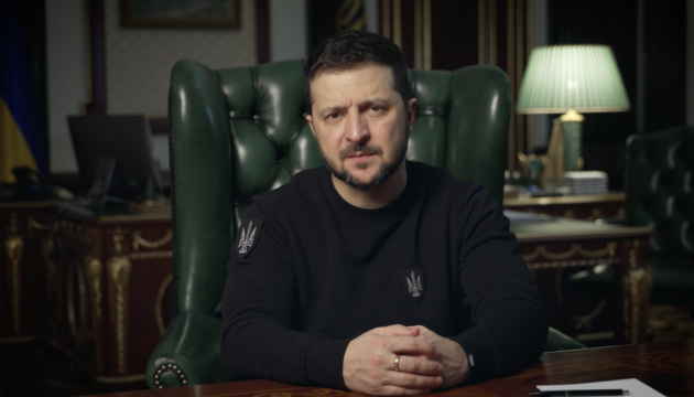 Десантники, артилеристи, морпіхи: Зеленський відзначив нагородами 349 військових